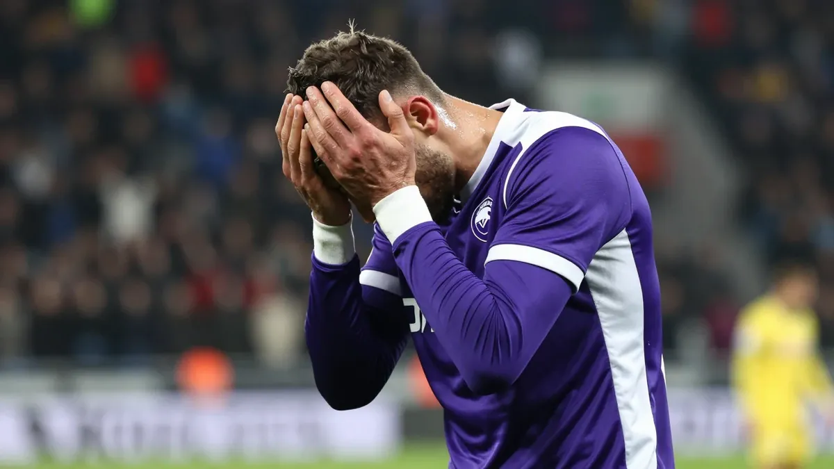 RSC Anderlecht werd in de Brusselse derby op het Dudenpark met 3-0 verslagen door Union, waardoor het op de tiende plaats...