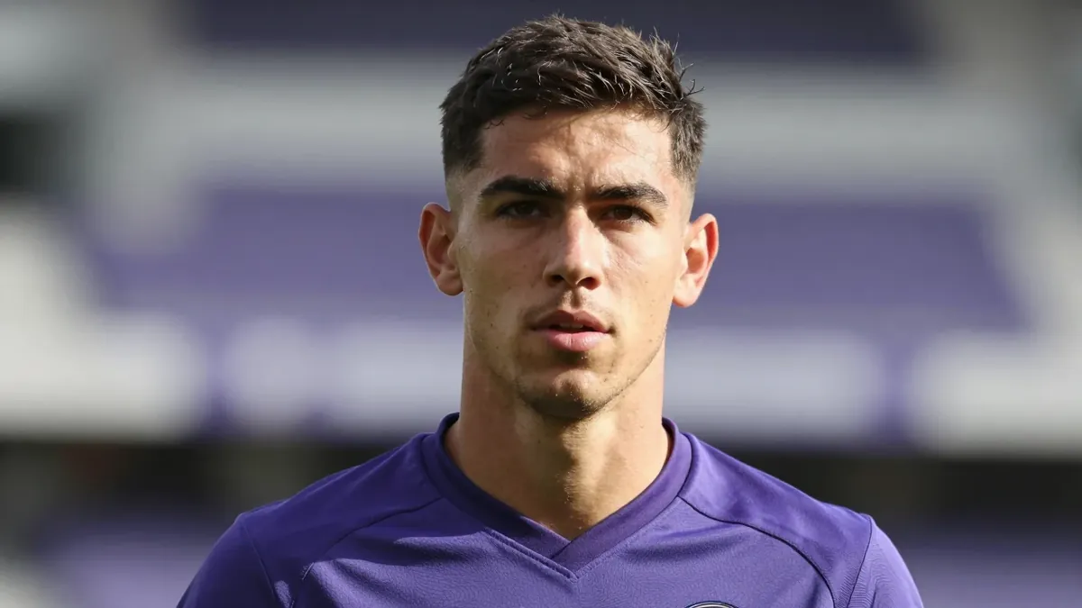RSC Anderlecht en Gil Vicente zijn een akkoord van ongeveer 8 miljoen euro nabij voor Santi Garcia, wat hem de duurste...