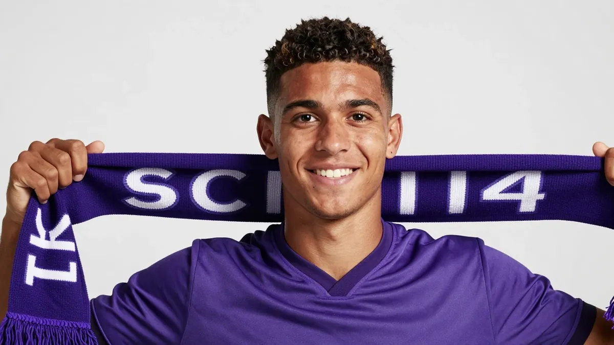 Anderlecht heeft op 2 september drie nieuwe spelers officieel voorgesteld: verdediger Andrew Omobamidele, middenvelders...
