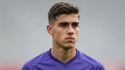 De overbodige spits van Anderlecht trekt interesse van Servette Genève en Schalke 04, waarbij een huurconstructie met...