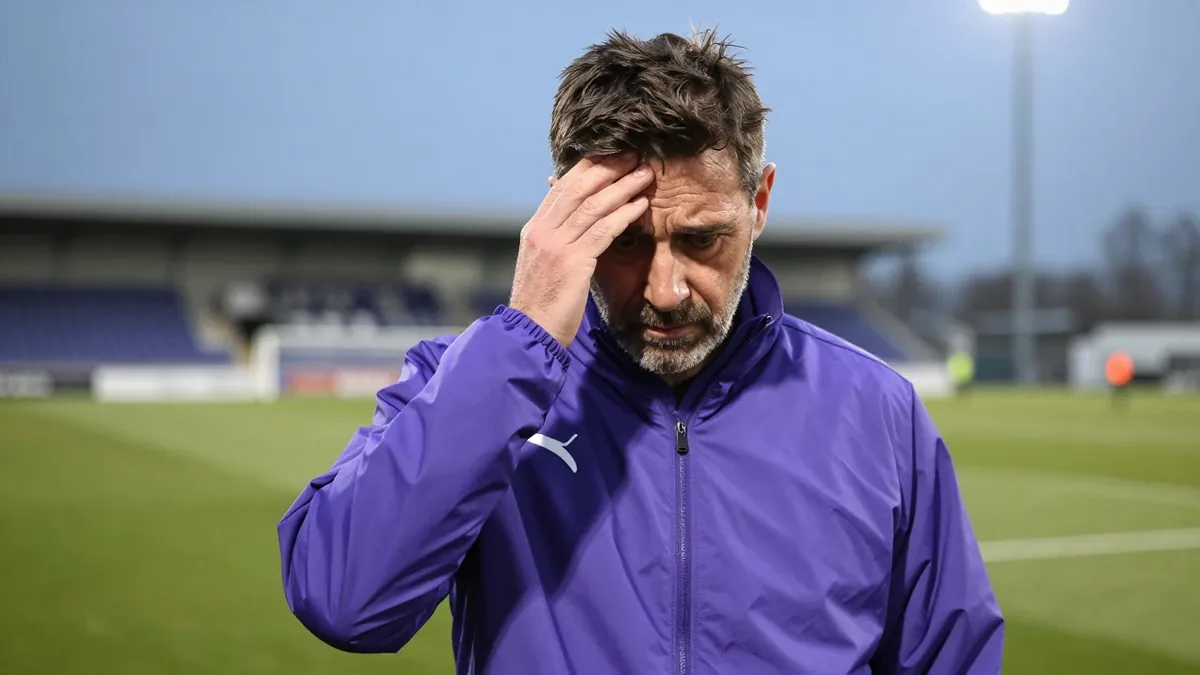 Vitor Bruno verontschuldigt zich bij de fans na de 3-0 nederlaag tegen Union, terwijl Anderlecht op de elfde plaats staat...